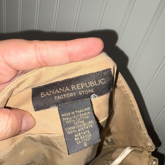 Banana Republic Classic Tan Women's Skirt| Size 8 - Picture 3 of 3